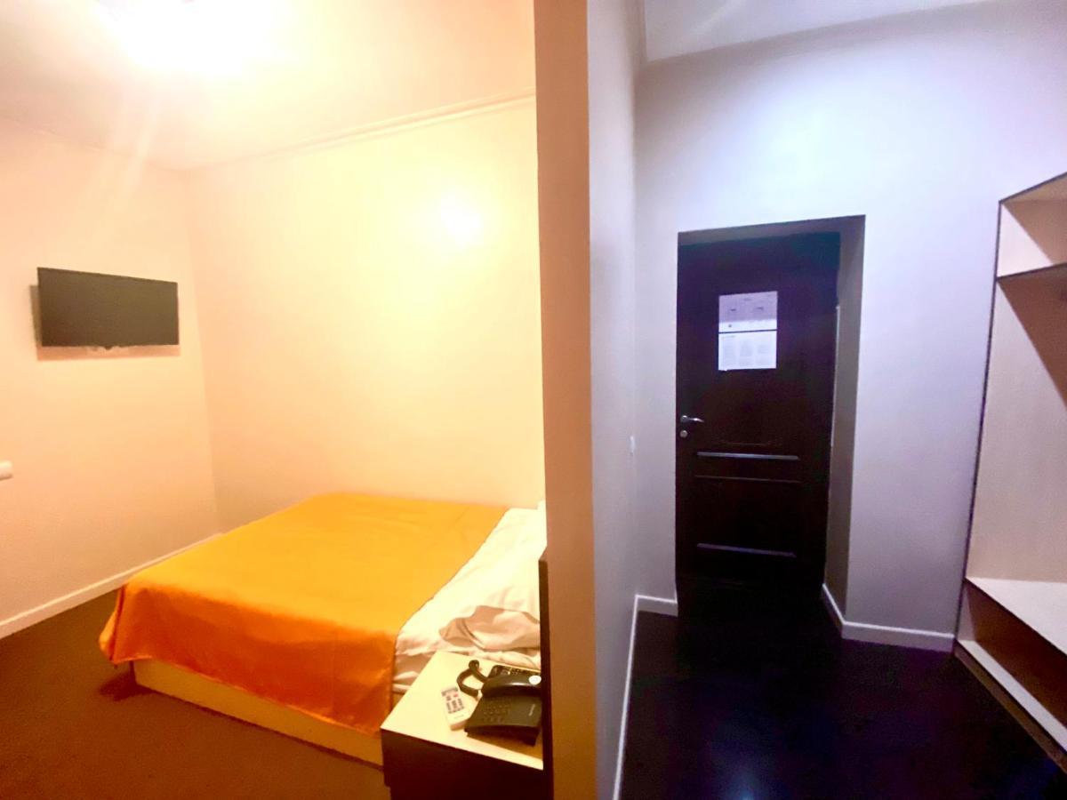 乌尔帕迷你住宿加早餐旅馆 阿斯坦纳 外观 照片
